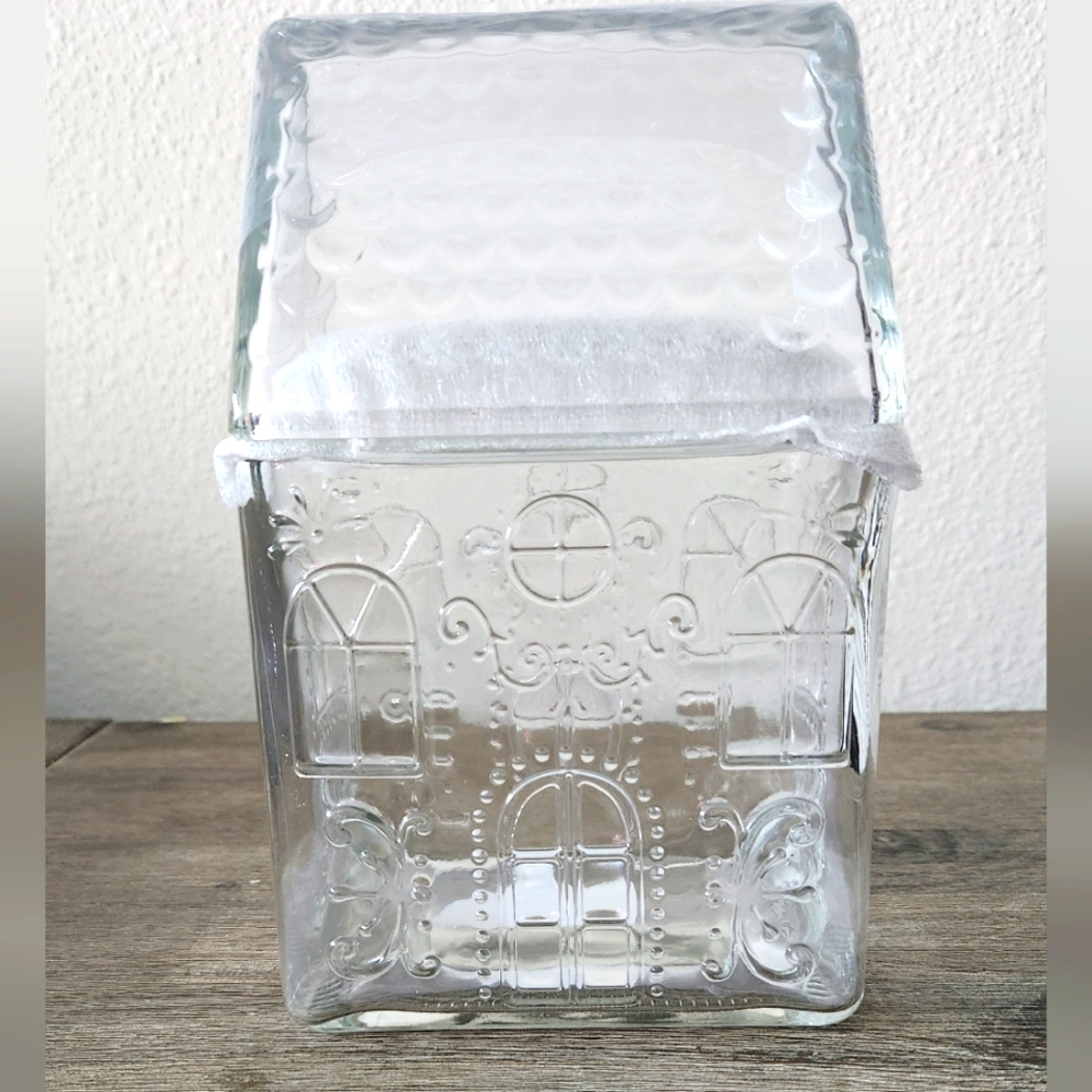 Target Bullseye Playground Glass Christmas Gingerbread House. NWT